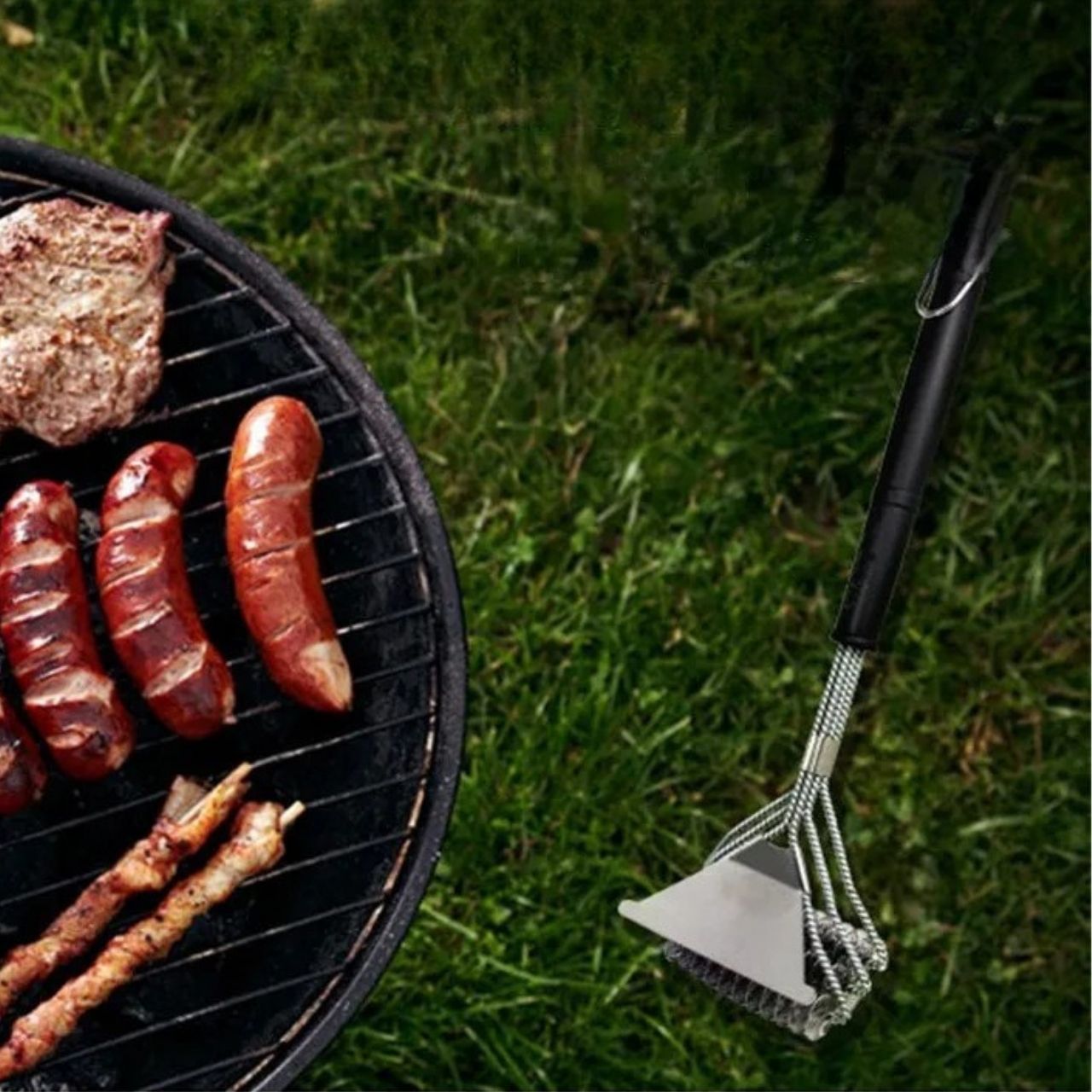 A fogantyú hossza lehetővé teszi, hogy biztonságosan használja a kefét még forró grillen is, égési sérülés nélkül – ugyanakkor elég precíz a legmakacsabb helyeken is.